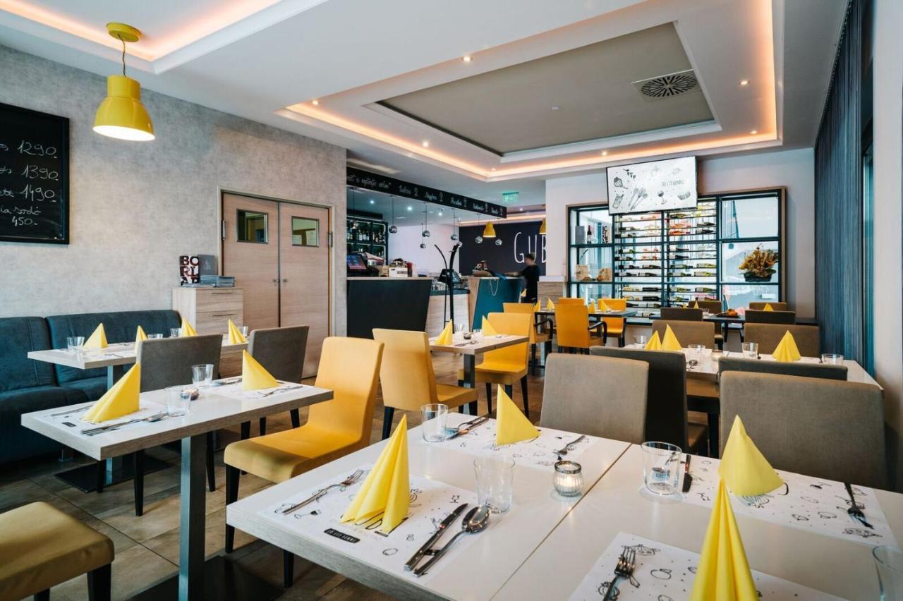 Guba Vendeghaz Bed & Breakfast Győrújbarát Dış mekan fotoğraf