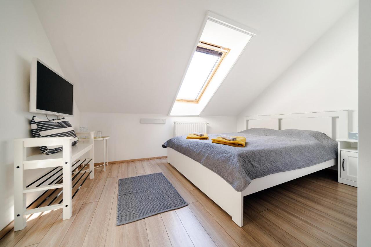 Guba Vendeghaz Bed & Breakfast Győrújbarát Dış mekan fotoğraf