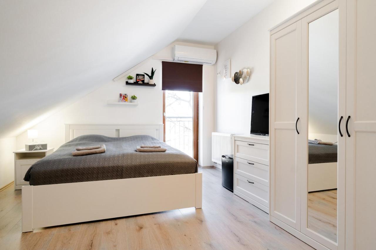 Guba Vendeghaz Bed & Breakfast Győrújbarát Dış mekan fotoğraf