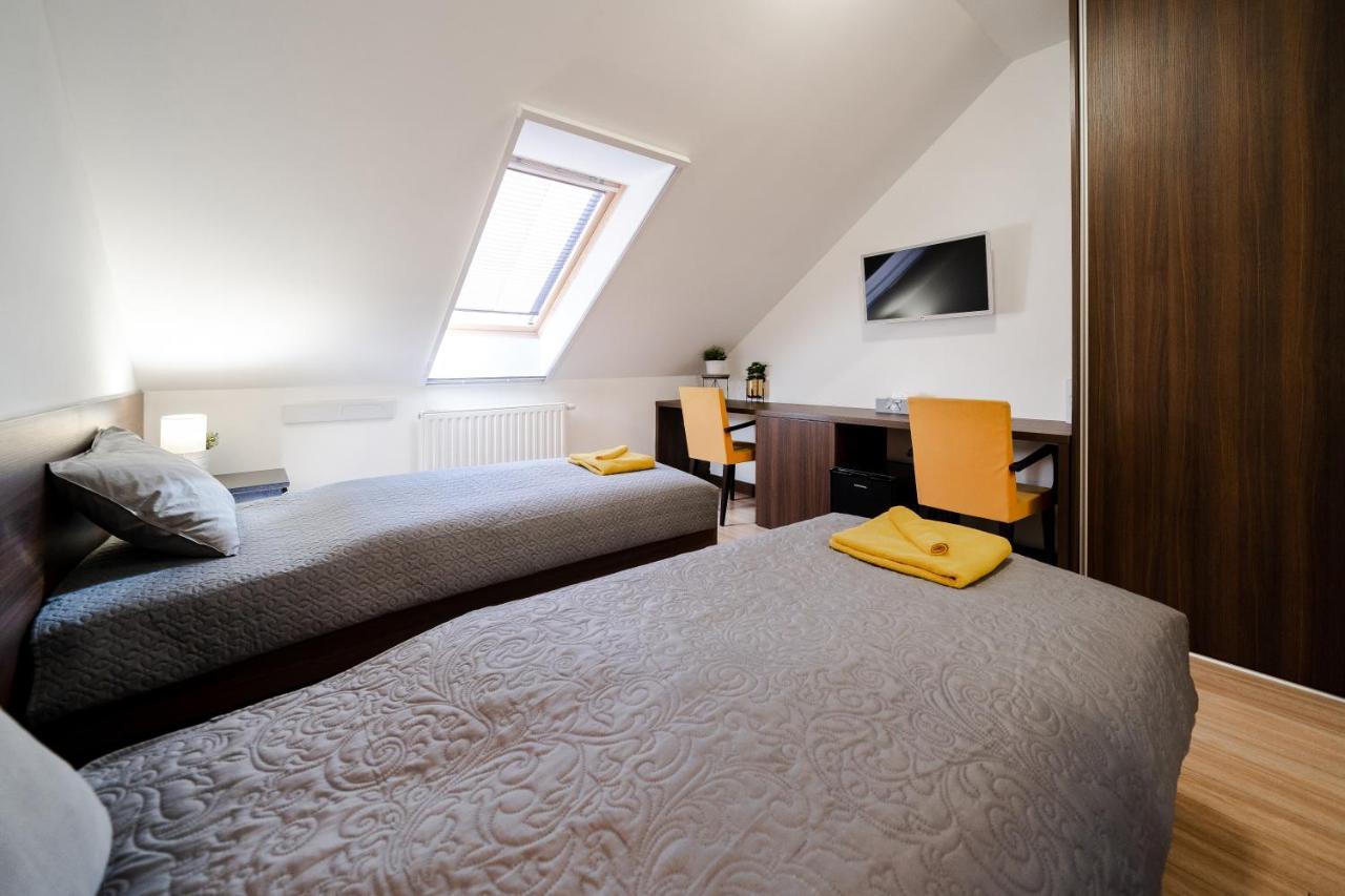 Guba Vendeghaz Bed & Breakfast Győrújbarát Dış mekan fotoğraf
